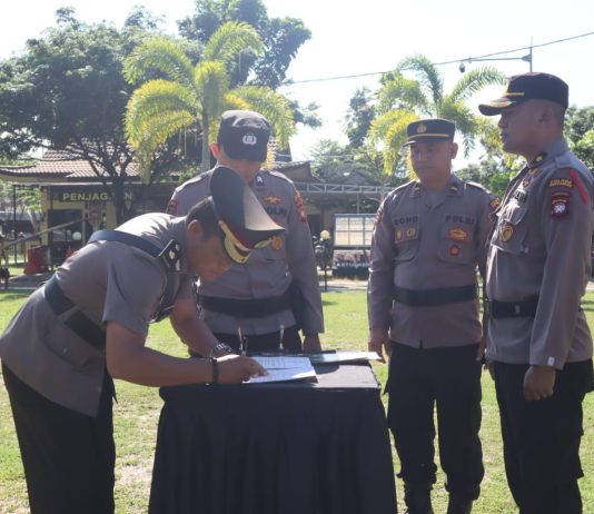 Polres Singkawang Gelar Upacara Pelantikan Kabag Ops, Serah Terima Jabatan Kabag Log Dan Kasat Intelkam